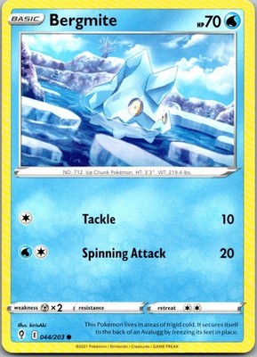 Bergmite 044/203 Common Evolving Skies Pokemon Lightly Played